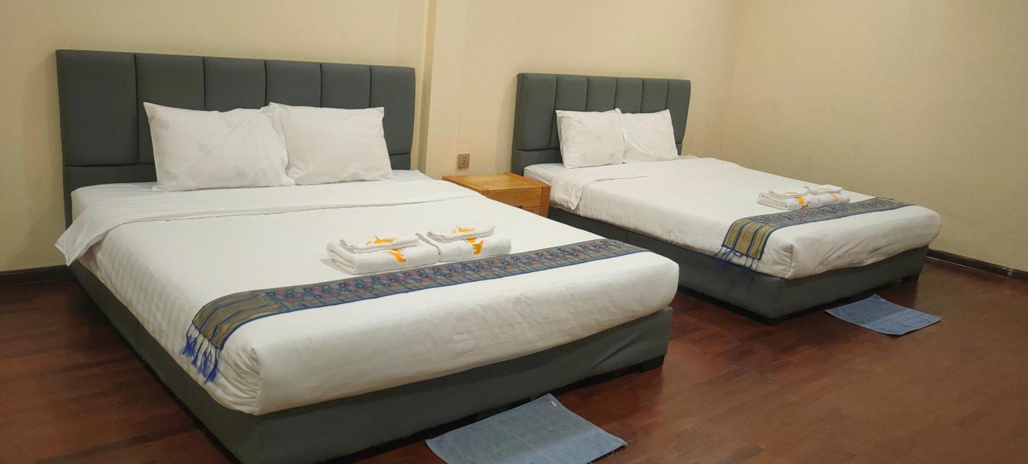 Yula Hotel Thatluang Vientián Habitación foto